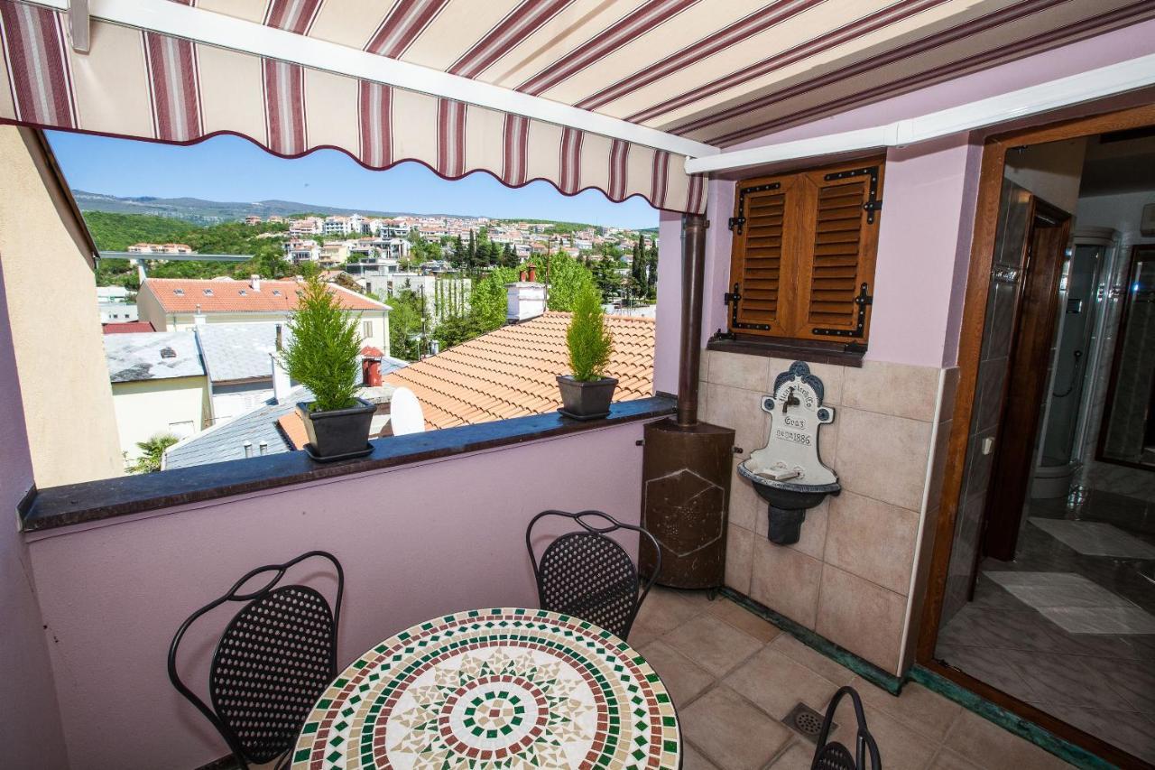 Apartments Villa Castello Crikvenica Exterior photo