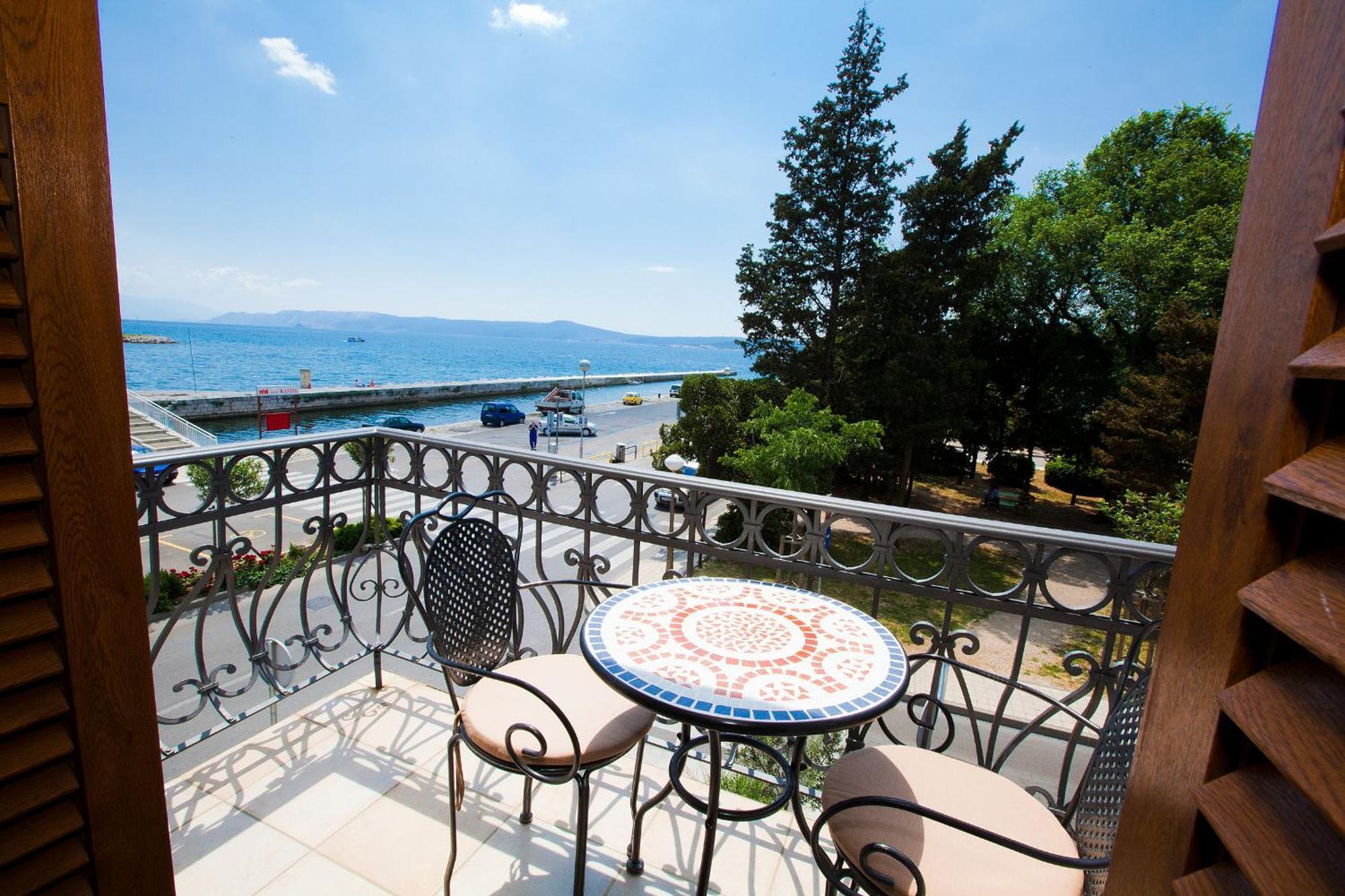 Apartments Villa Castello Crikvenica Exterior photo